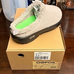 OOFOS Cozy Fleece Slip-On Clog in Taupe with Bright Green Insole